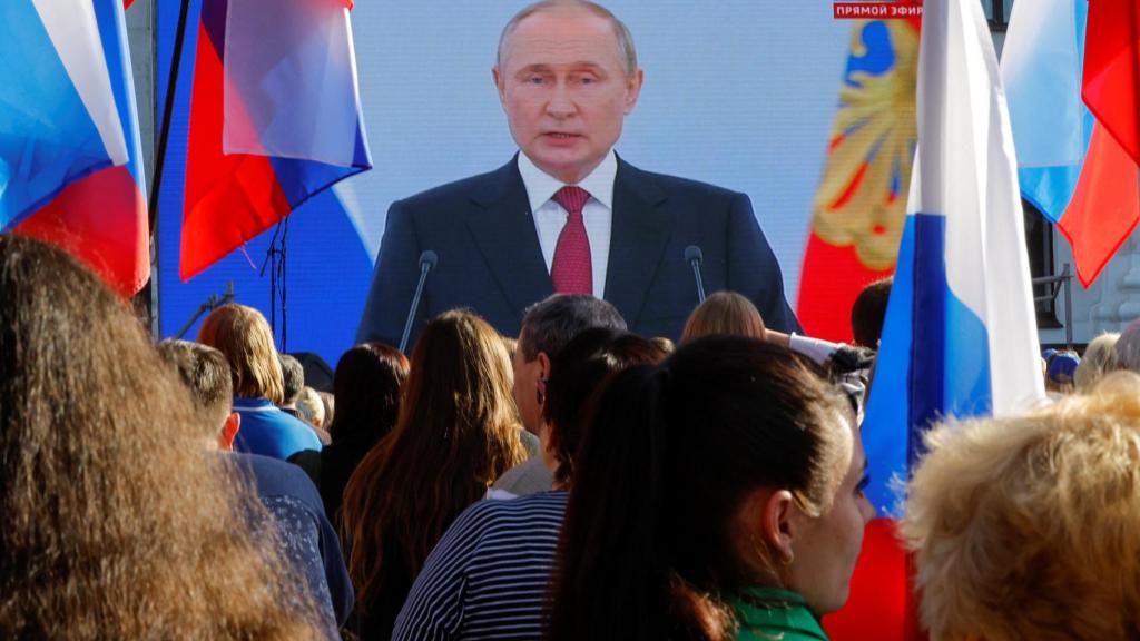 Evento que marca la anexión de Rusia de cuatro territorios ucranianos celebrado en Lugansk