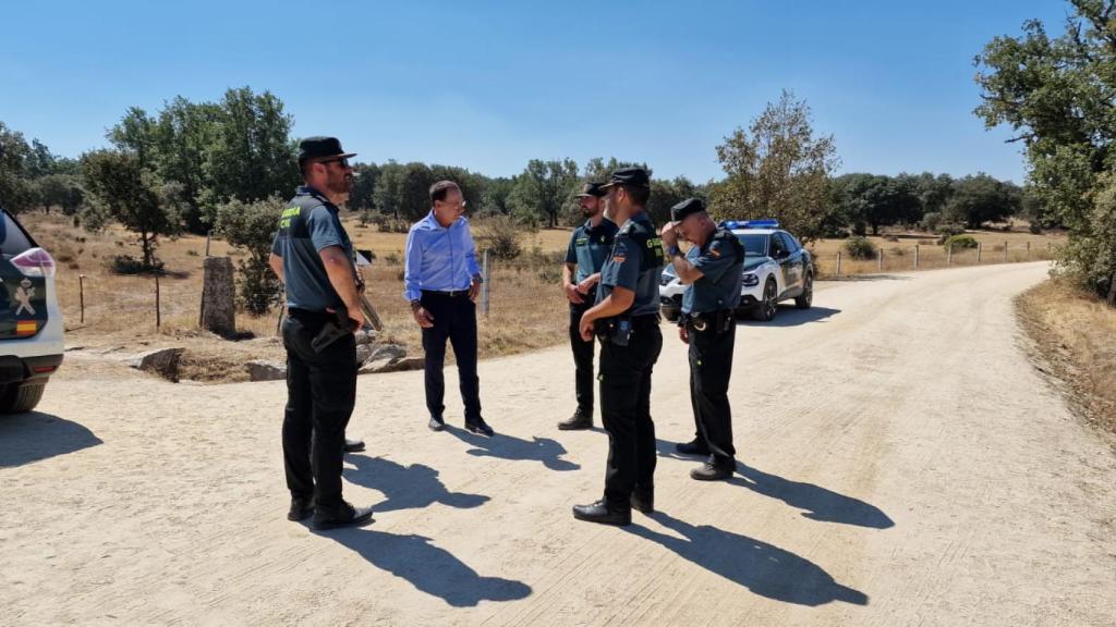 La Guardia Civil en Argusino, con el subdelegado del Gobierno en Zamora, Ángel Blanco