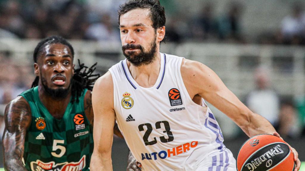 Sergio Llull dirige un ataque del Real Madrid ante Panathinaikos