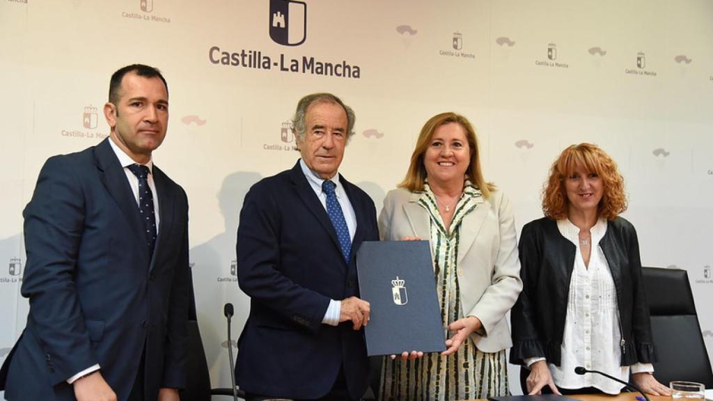 Puy du Fou acoge a los primeros 120 alumnos que harán práctica en el parque