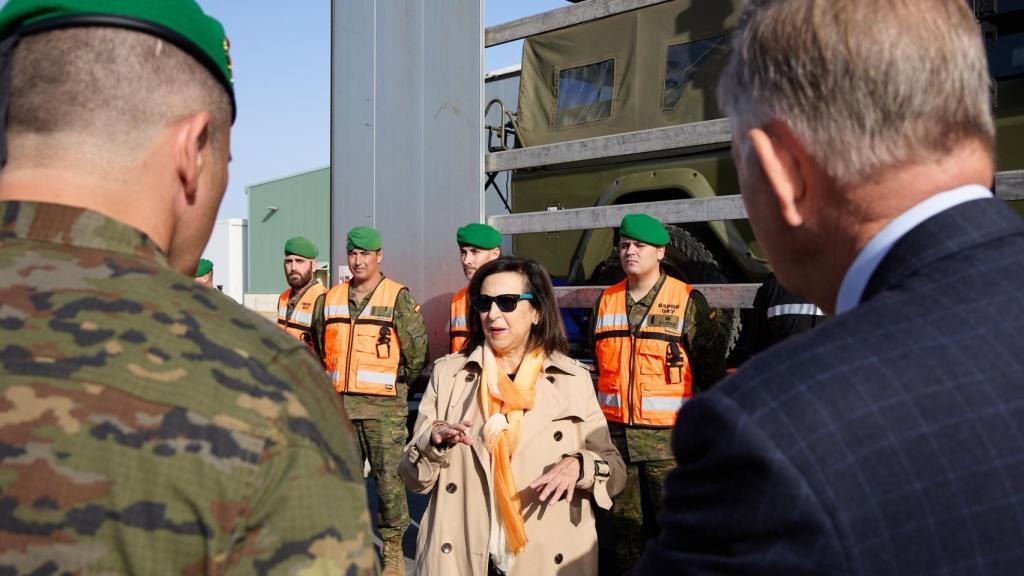 La ministra Margarita Robles, en una visita este jueves al Grupo de Apoyo a la Proyección (GAPRO).