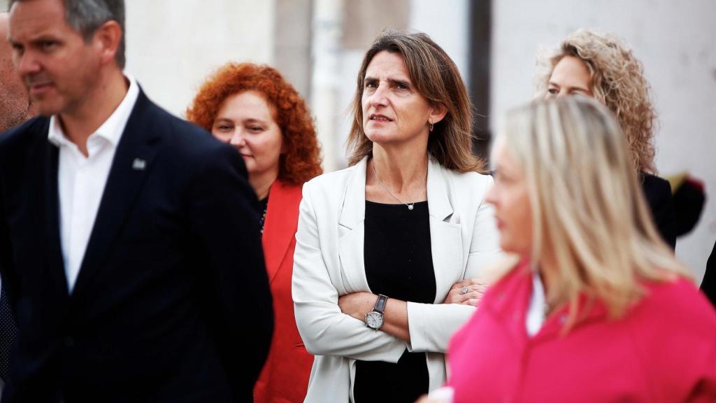 Imagen de archivo de Teresa Ribera durante una visita a Ares (A Coruña)