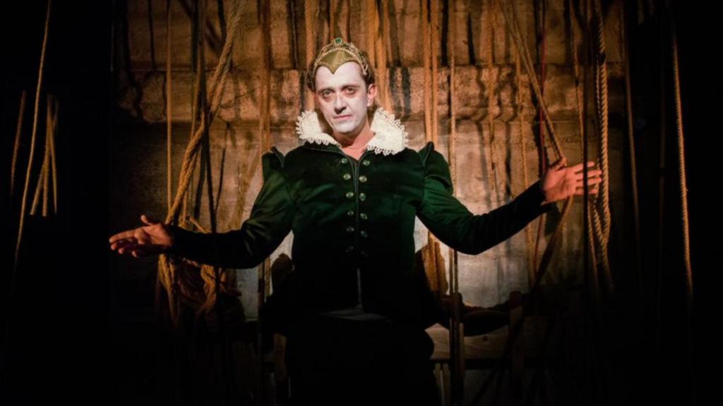 Joan Carreras, en otra imagen de la obra.