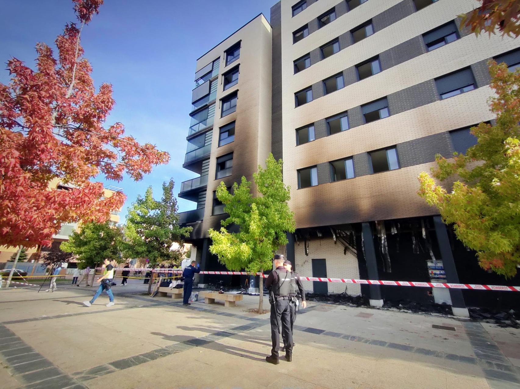 El edificio quemado de la calle Oslo, en Alcorcón (Madrid).
