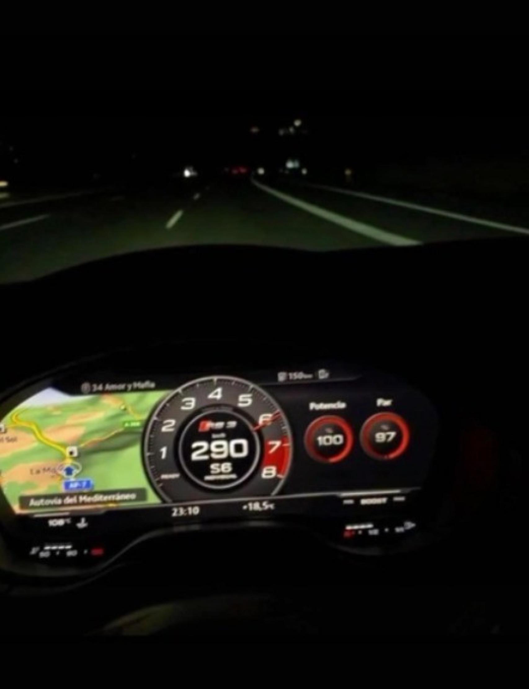 Una persona circulando por la A-7 a más de 290 km/h.