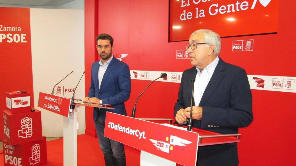 Antidio Fagúndez y José Fernández en rueda de prensa celebrada en la mañana de hoy Viernes 7 de Octubre en la sede socialista de Zamora