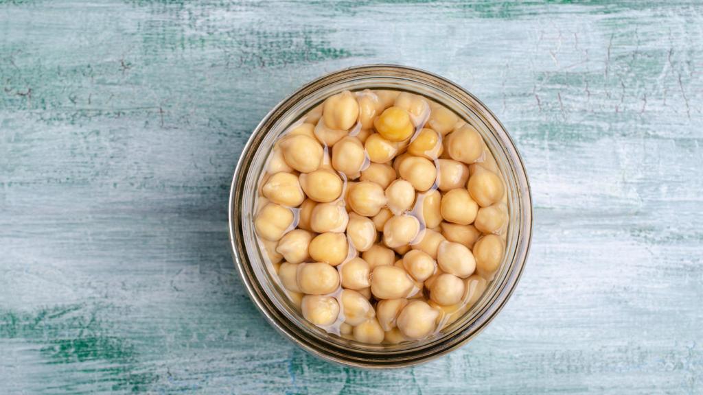 Un bote de garbanzos.