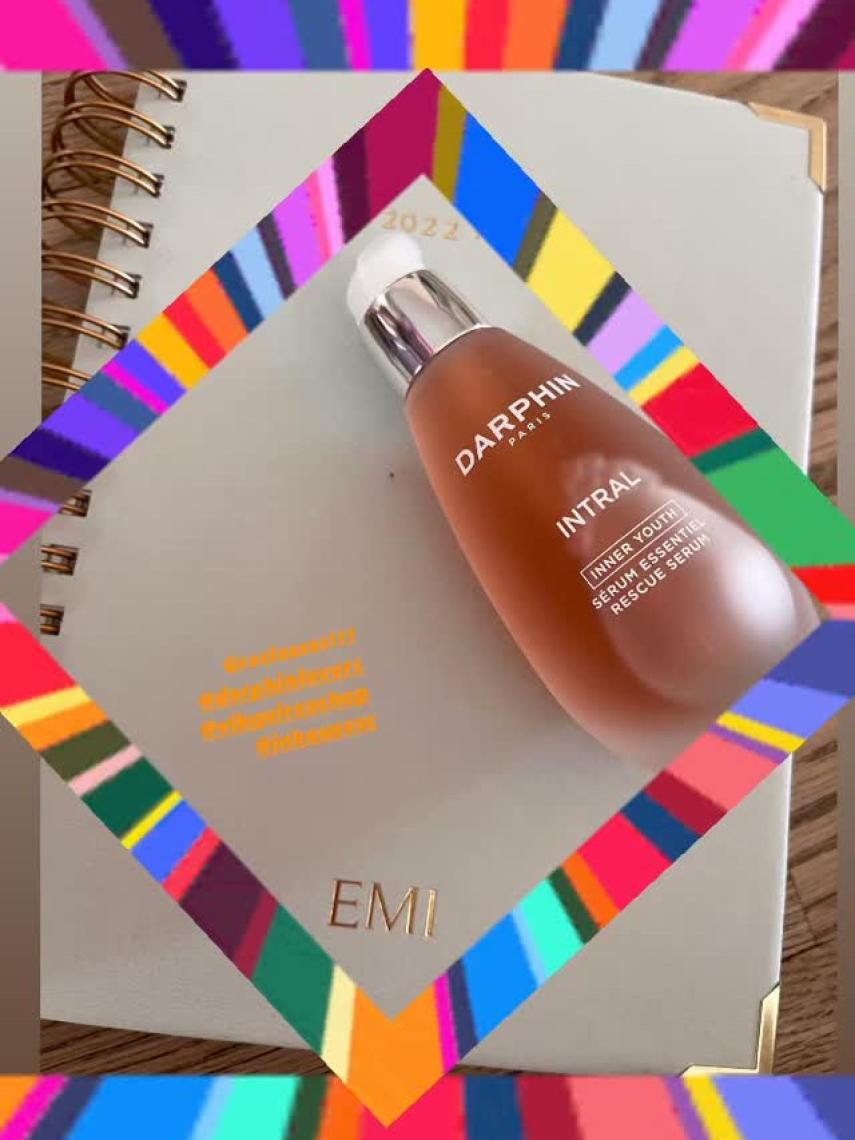 Este es el sérum facial que Eugenia Martínez de Irujo tiene en su neceser.