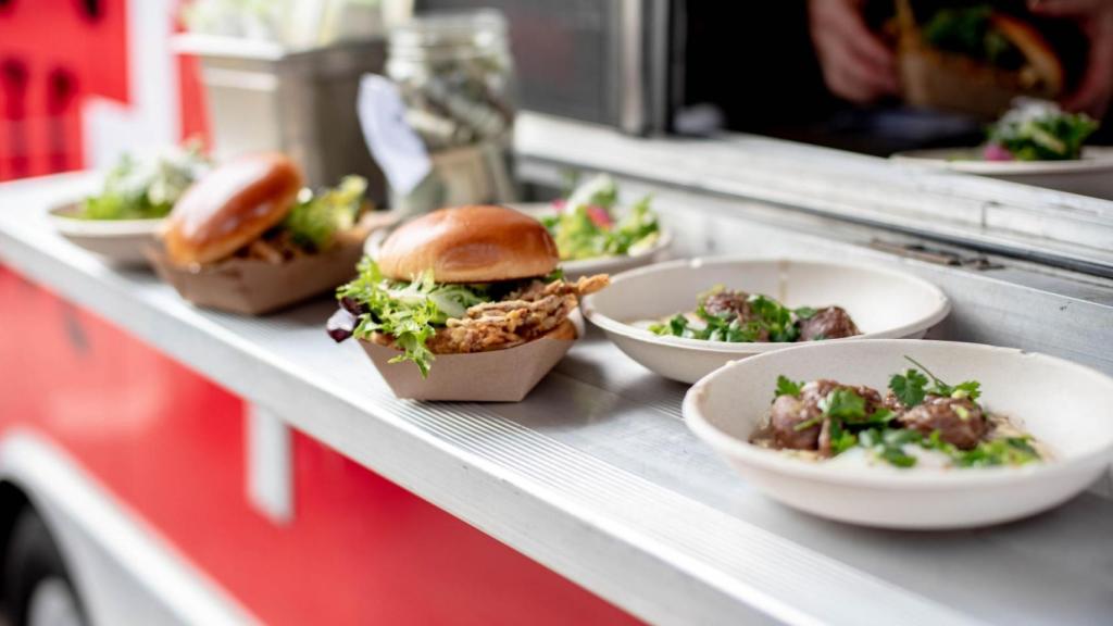 Comida en un ‘food truck’ en imagen de archivo.