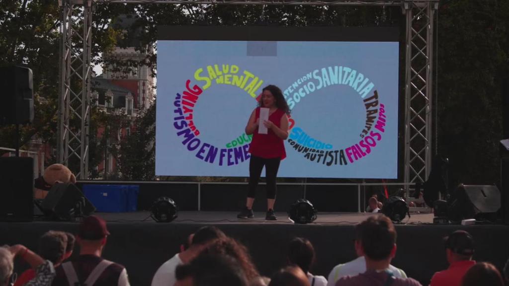 Paty, la impulsora del I Encuentro Autista de España, durante el evento.