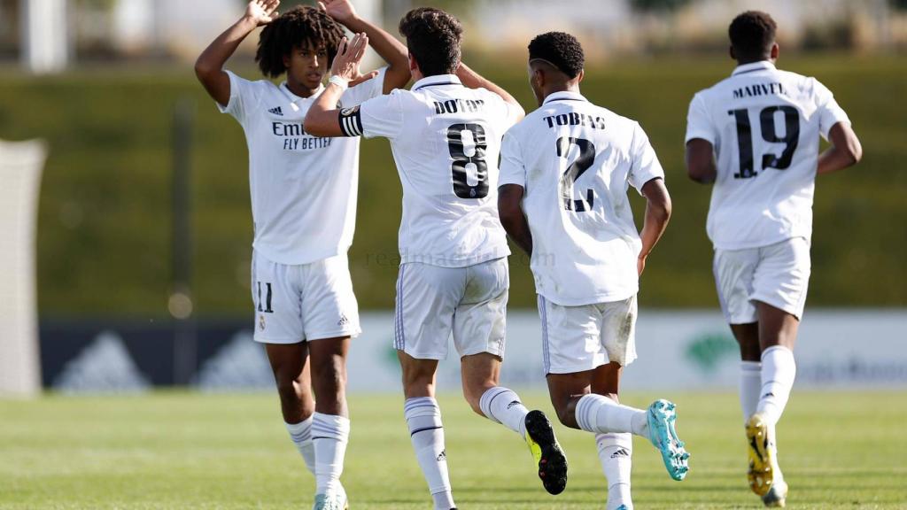 Los jugadores del Castilla celebran el gol ante el Córdoba