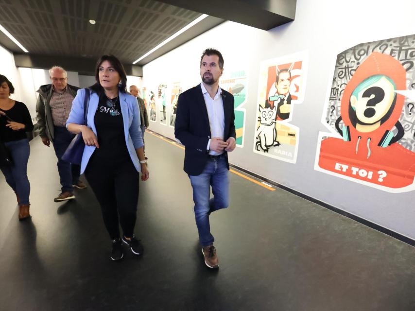 Una delegación del PSCyL, encabezada por su secretario general, Luis Tudanca, visita el Centro de Interpretación 'Territorios de la memoria', de Lieja (Bélgica).