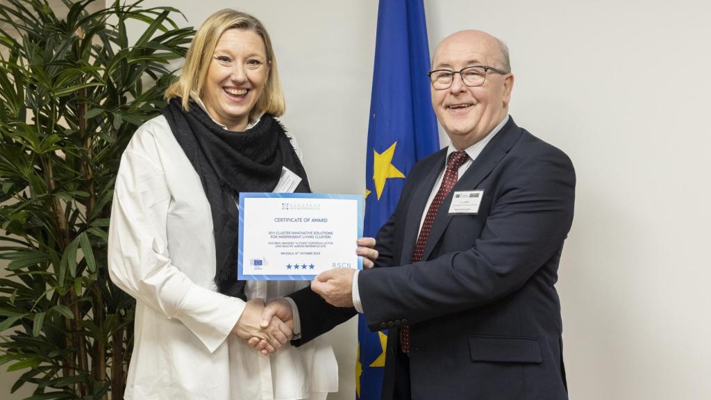 La consejera recoge un premio por la gestión de los Servicios Sociales