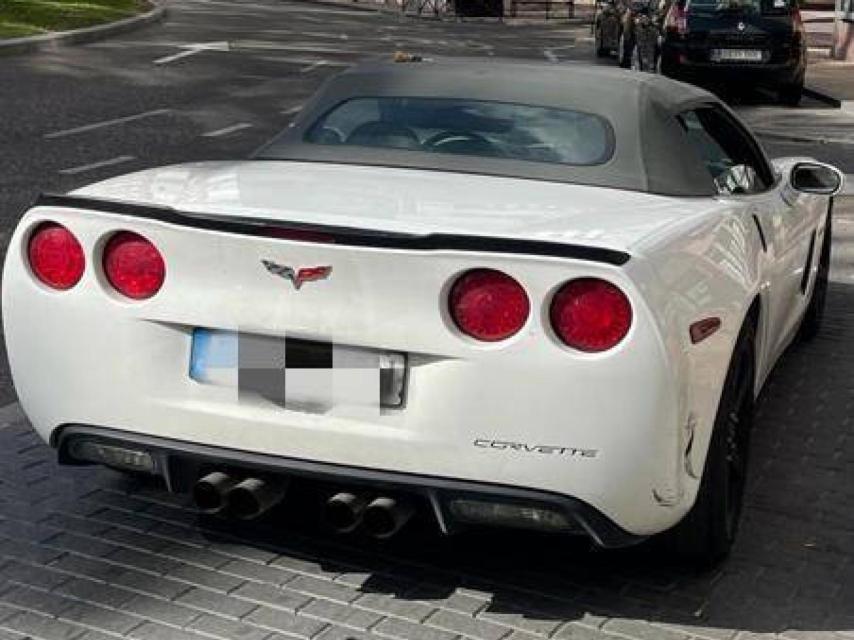 Vehículo deportivo que conducía el hombre al que se denunció