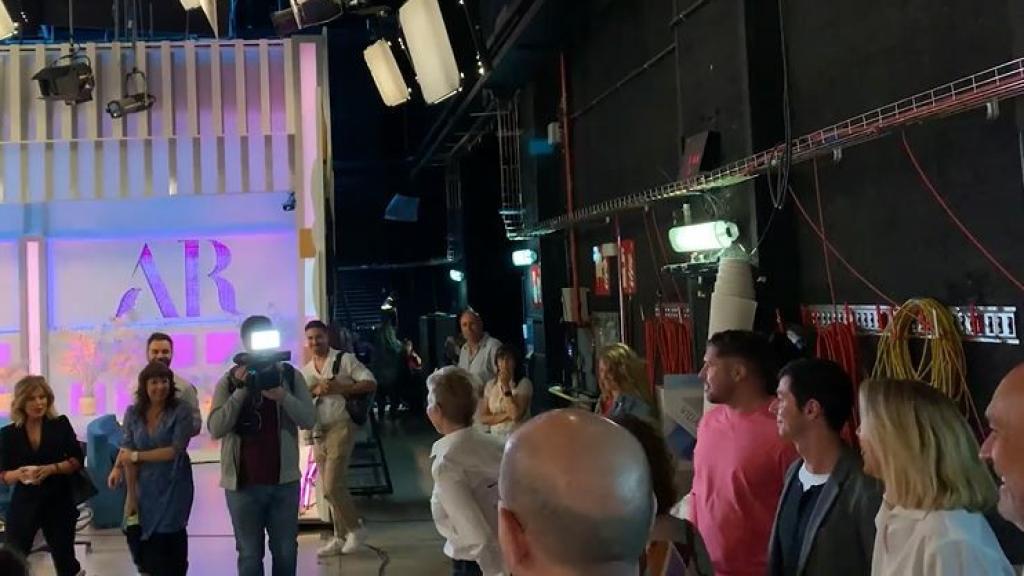 Álvaro Rojo, a la derecha, con un traje de color oscuro.