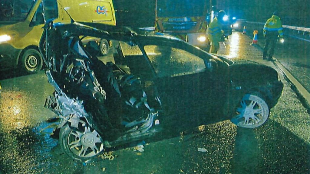 Imagen del informe de la Guardia Civil, sobre el siniestro vial de la noche del 6 de marzo, que recoge el estado en el que quedó el Seat Ibiza donde viajaba la familia marroquí por la Autopista del Mediterráneo.