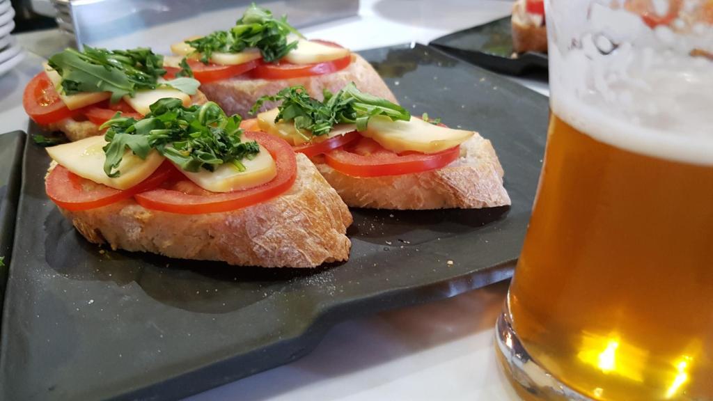 Una tapa con un pincho