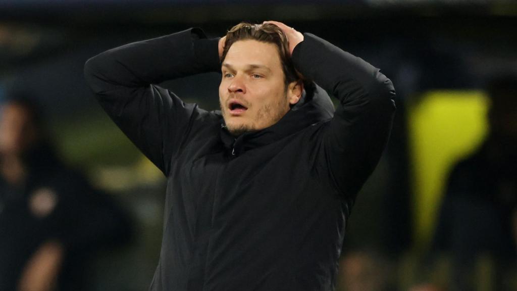 Edin Terzic se lamenta por una ocasión fallada del Borussia Dortmund