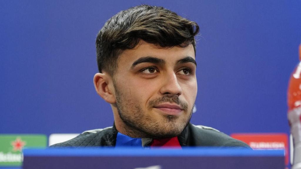 Pedri, en rueda de prensa de la Champions League con el FC Barcelona