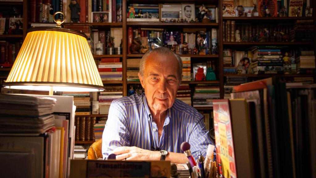 El poeta Luis Alberto de Cuenca.