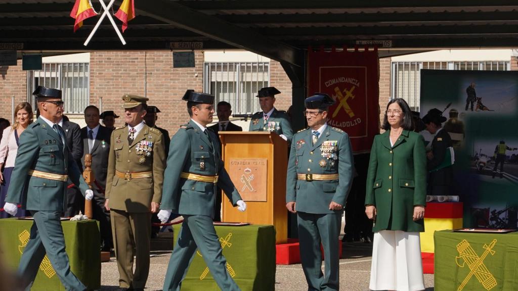 El coronel jefe de la Comandancia de Valladolid, Juan Miguel Recio Álvarez, preside los actos conmemorativos de la festividad de la Virgen del Pilar, patrona de la Guardia Civil, acompañado de la subdelegada del Gobierno en Valladolid, Alicia Villar Pérez.