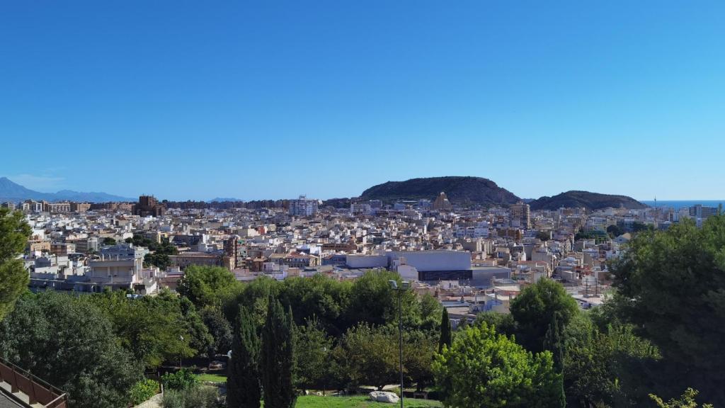 El Ayuntamiento lanza una campaña para estimular el consumo cultural en Alicante.