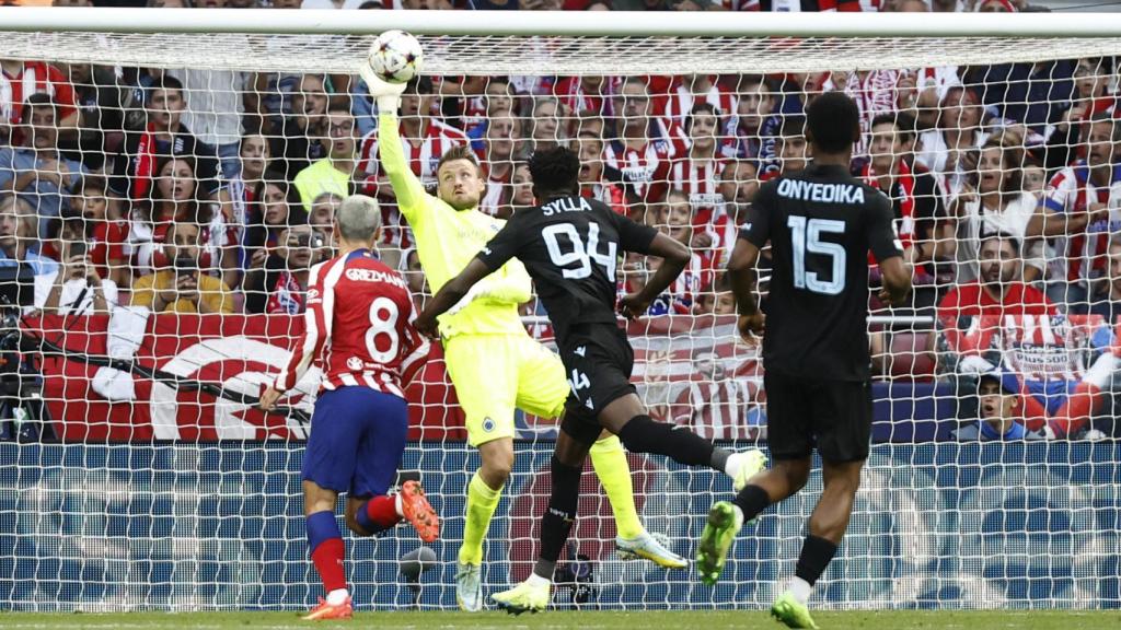 Parada a una mano de Mignolet a Griezmann, en el Atlético - Brujas de la Champions League 2022/2023