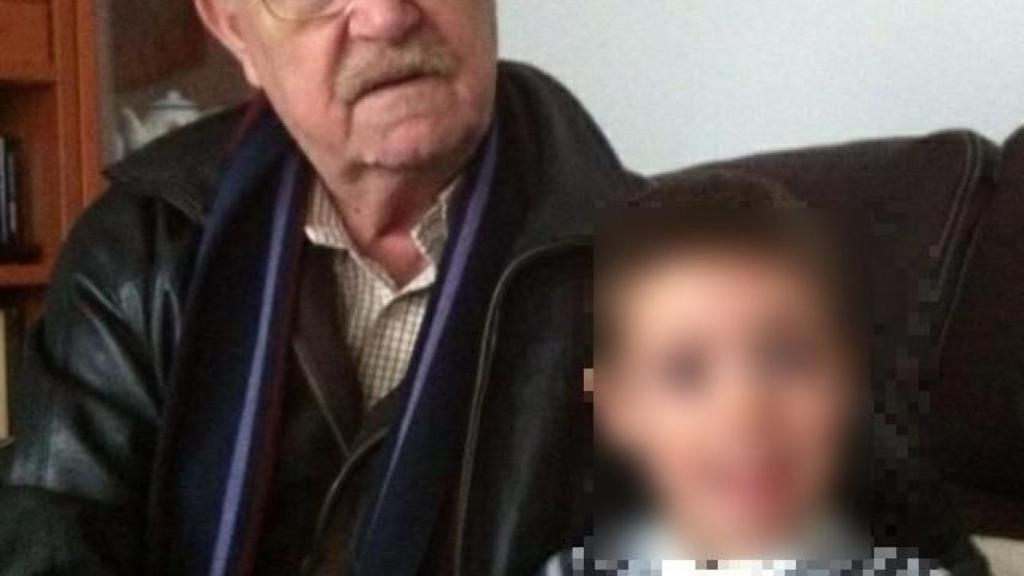 El niño con su abuelo