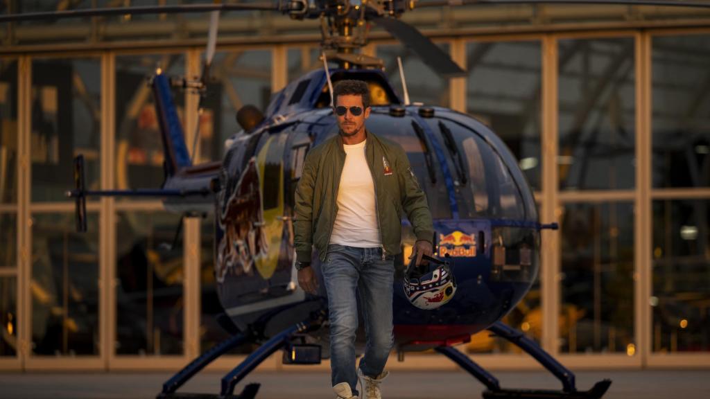 Felix Baumgartner, en la actualidad, como piloto de helicóptero de exhibición