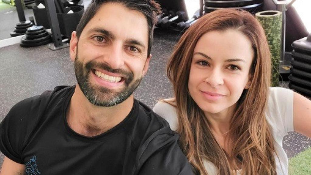 Ángel trata a Vanesa en su centro de entrenamiento oncológico.