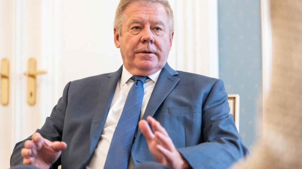 Gennady Gatilov , representante permanente de la Federación Rusa ante la Oficina de las Naciones Unidas y otras organizaciones internacionales en Ginebra.