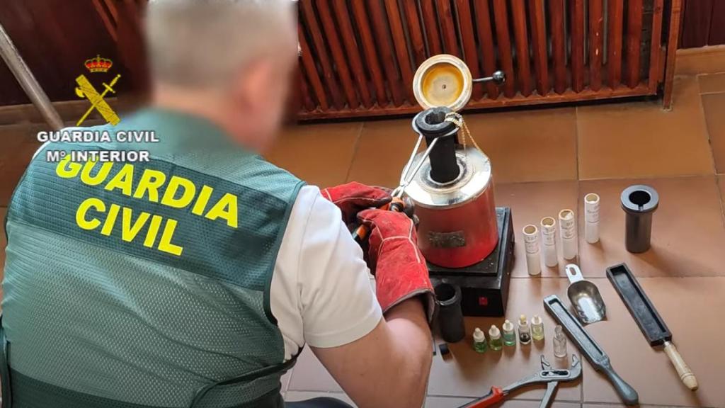 El horno de fusión empleado para producir lingotes de oro con las joyas robadas en las residencias de mayores.