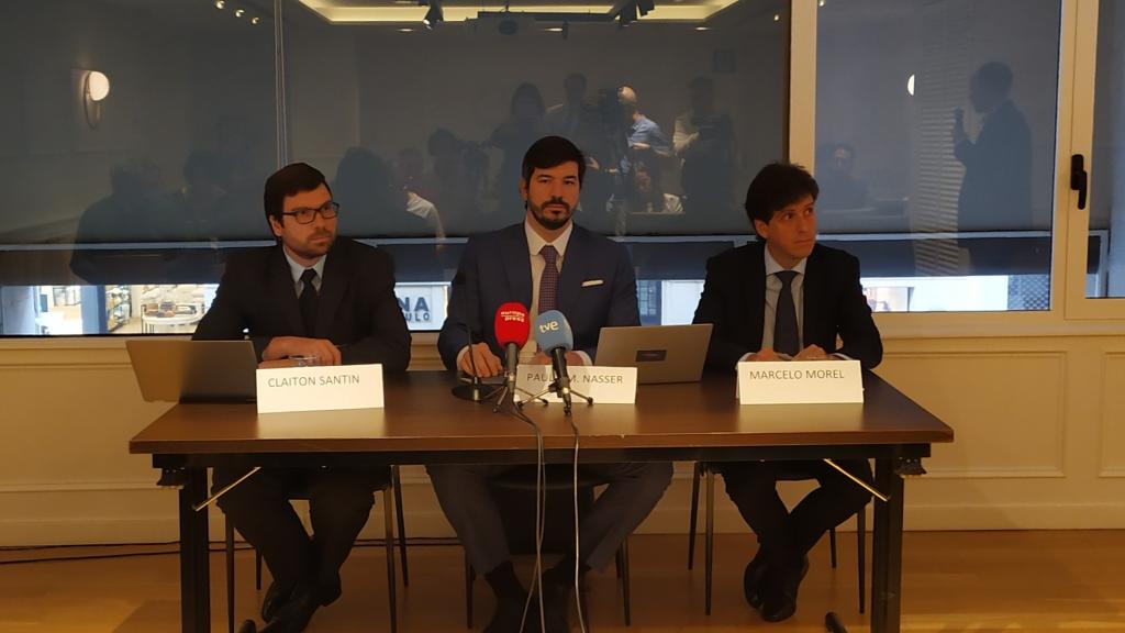 Los representantes de la empresa DIS hace pública su acusación