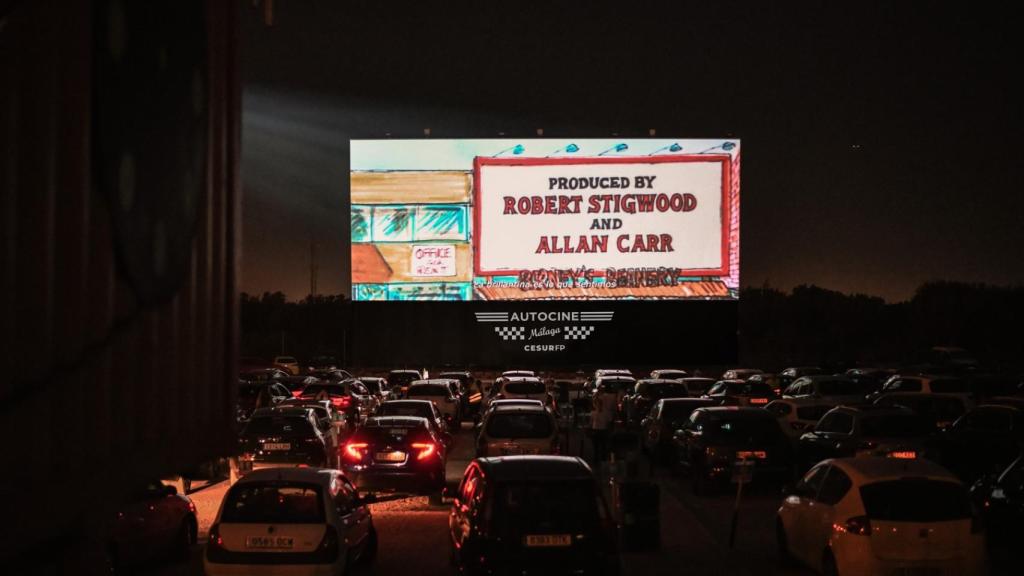 Una de las proyecciones de películas en el autocine.