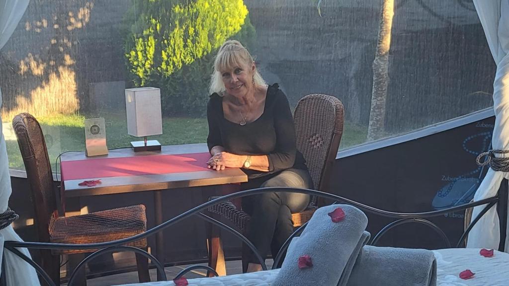 Núria en el interior de una de las burbujas.