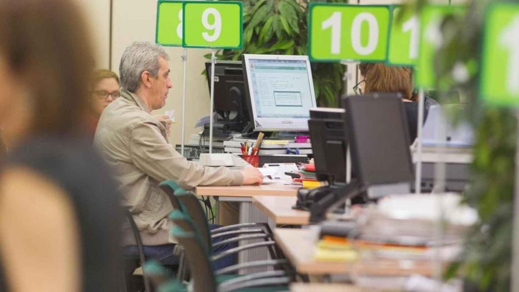 Una oficina de tramitación de prestaciones, en imagen de archivo.