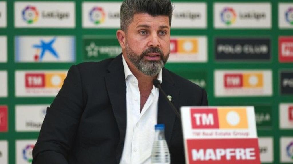 Bragarnik pide un voto de confianza para Almirón.