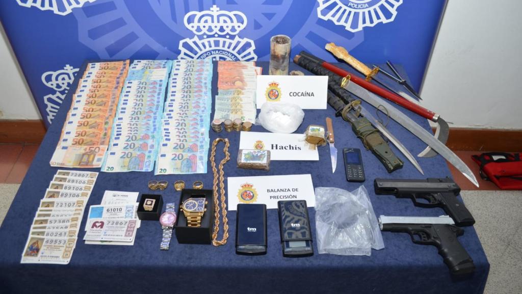 Drogas y dinero incautado en el domicilio de Zamora