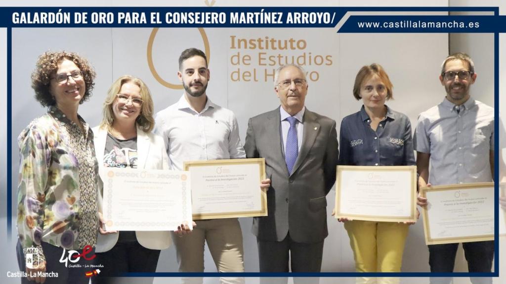 El Instituto de Estudios del Huevo concede su Galardón de Oro a Martínez Arroyo por su apoyo a la avicultura de puesta. Foto: Twitter Consejería de Agricultura
