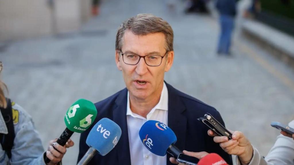 Feijóo, ante los medios de comunicación. EP