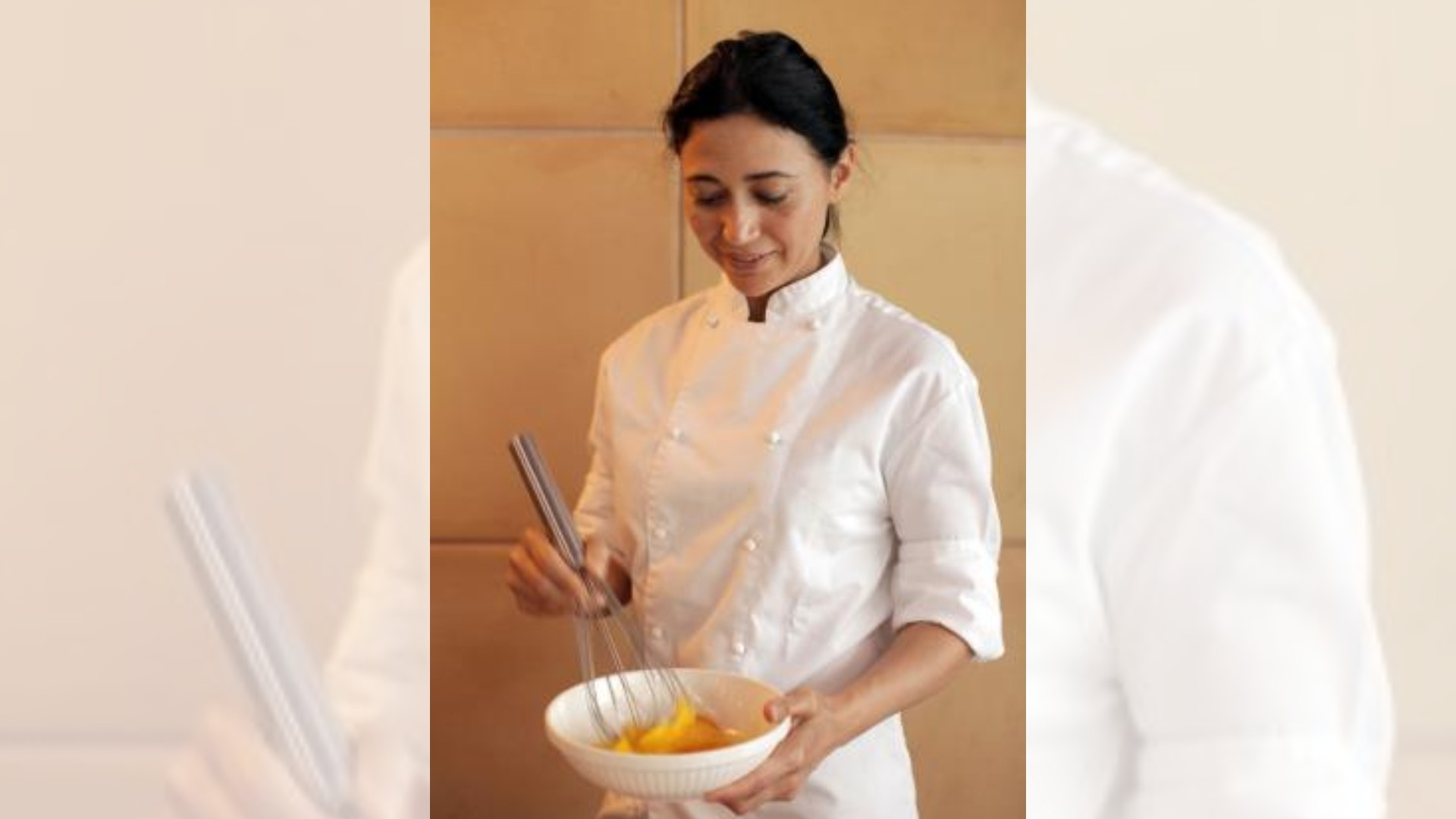 Bibiana Cardona preparando su tortilla. Foto: La casa de las cinco puertas