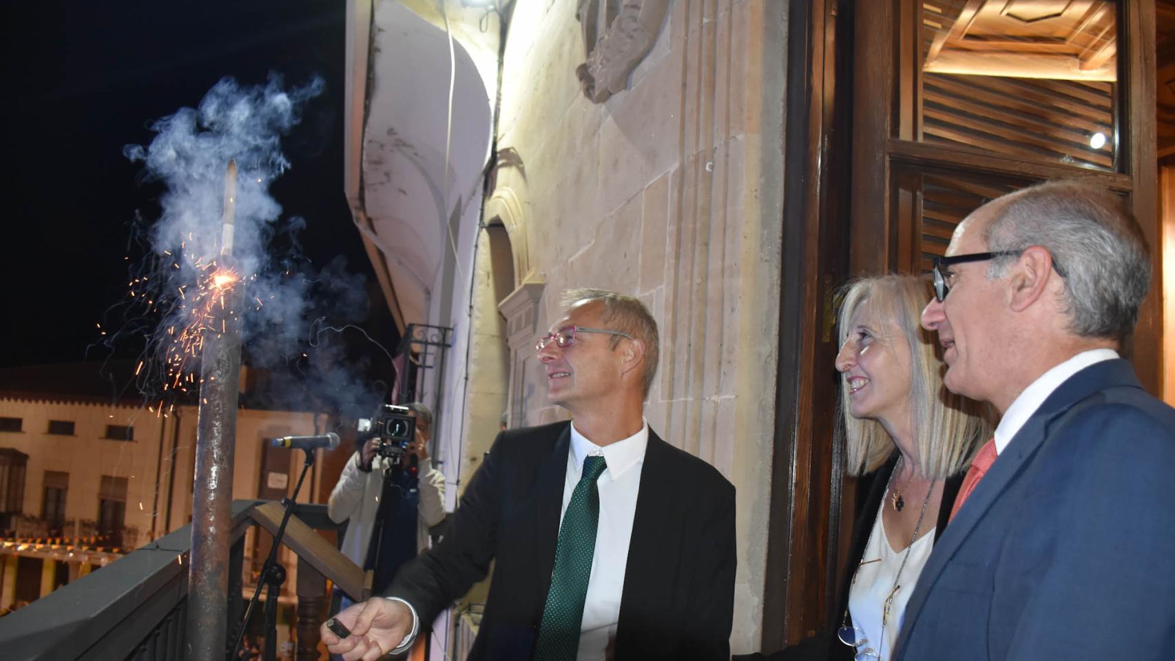 Imágenes del pregón de fiestas del rector Ricardo Rivero en Alba de Tormes