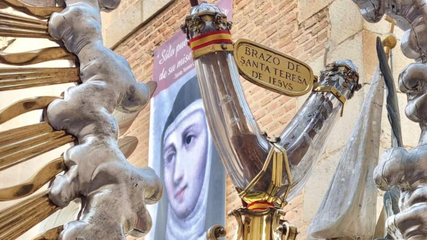 Imágenes de la procesión de Santa Teresa en Alba de Tormes