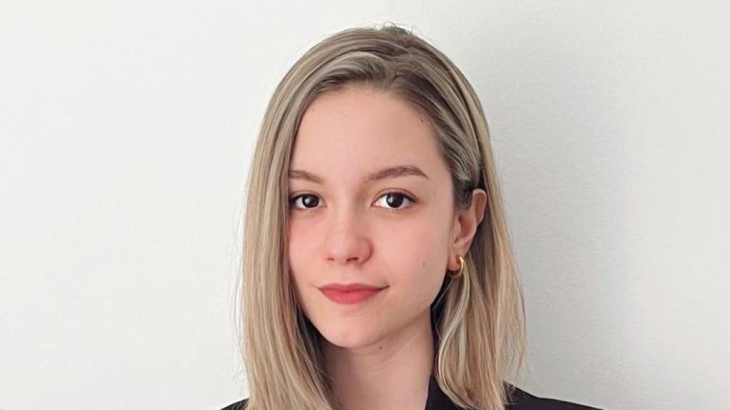 Raquel consiguió trabajo antes de acabar la carrera: “Ninguno de mi promoción está en paro”