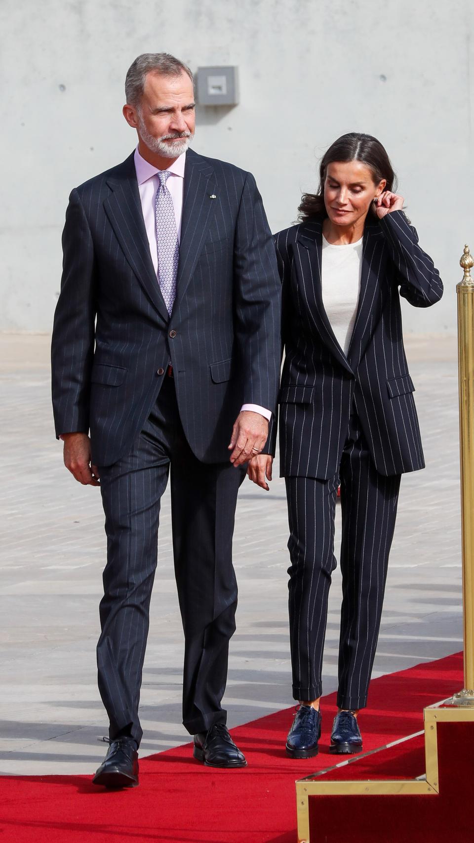 La Reina ha optado por un traje de una firma alemana.