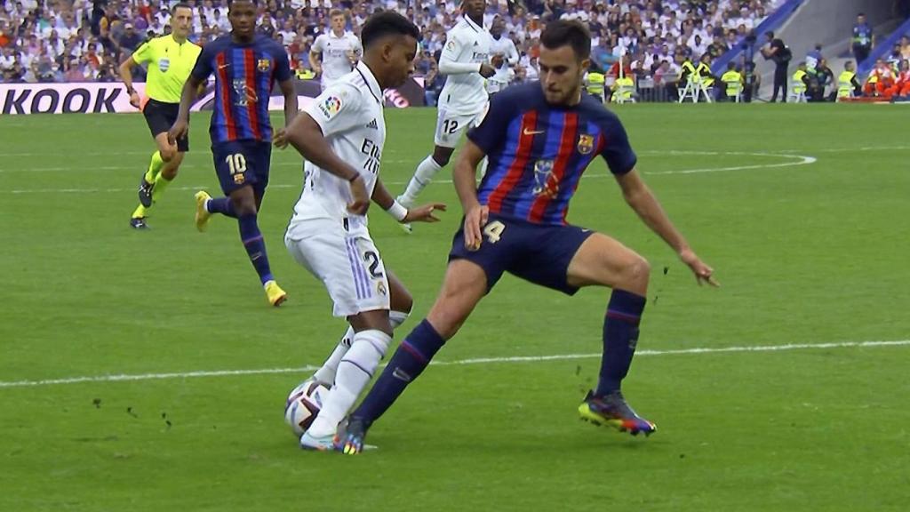 Penalti de Eric García sobre Rodrygo Goes