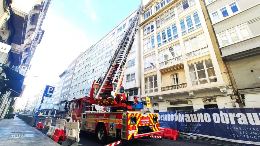 Actuación de los bomberos en una imagen de archivo.