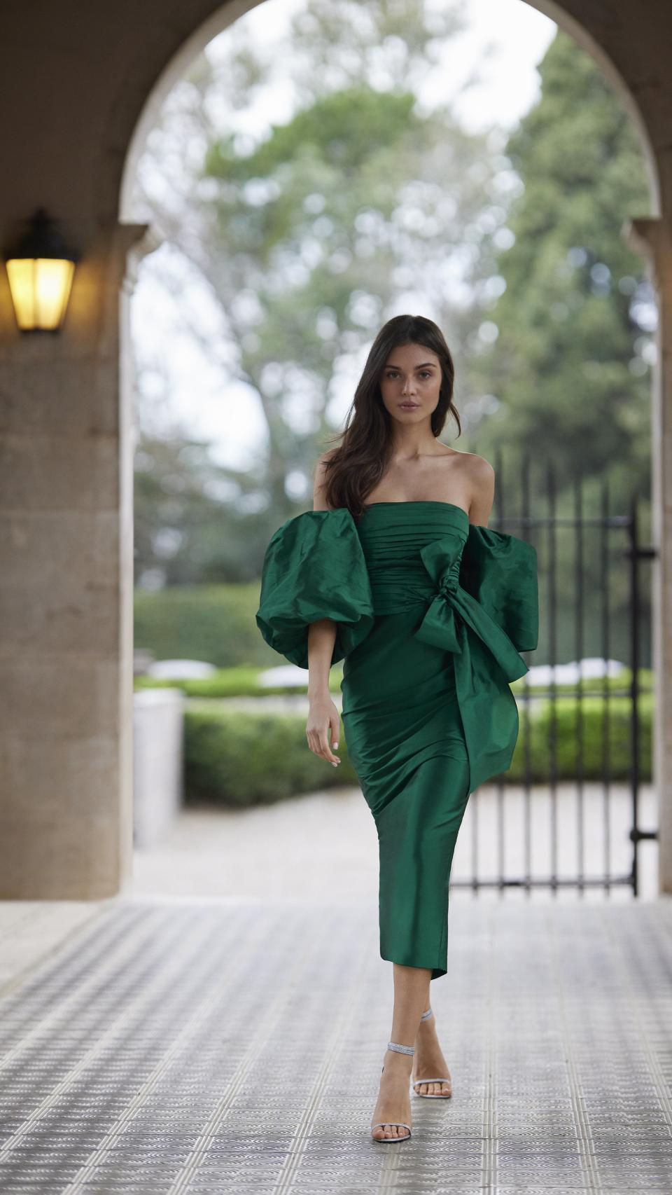 Colores vivos como el verde inundan la colección.