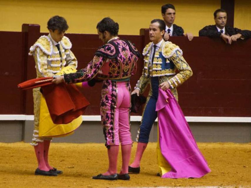 El salmantino Antonio Grande toma la alternativa de manos de Morante, y de testigo Luque