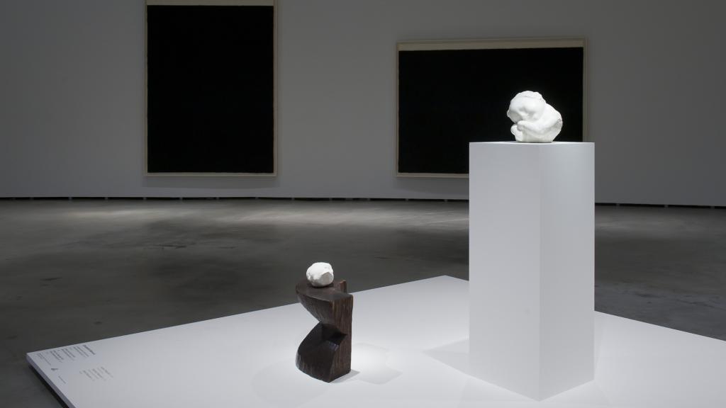 Vista de la exposición 'Brancusi-Serra'